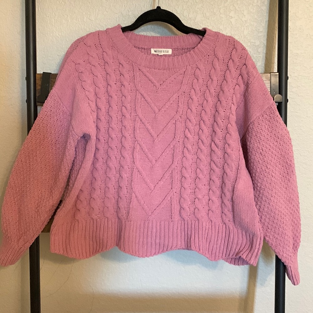 Wavy hem sweater | M